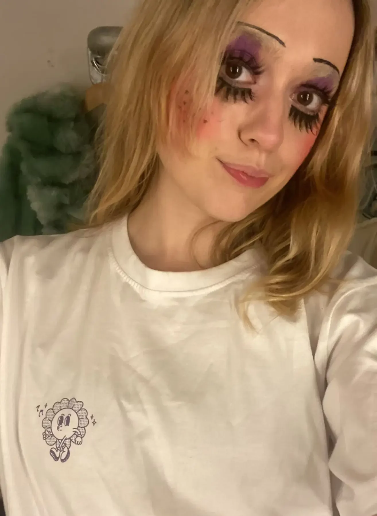 acress aimee lou wood in kennedy street recover tee